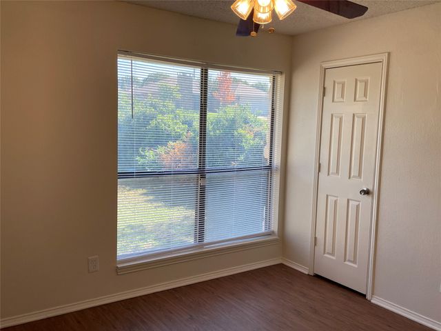 971 N Brookside Drive, Cedar Hill, TX 75104