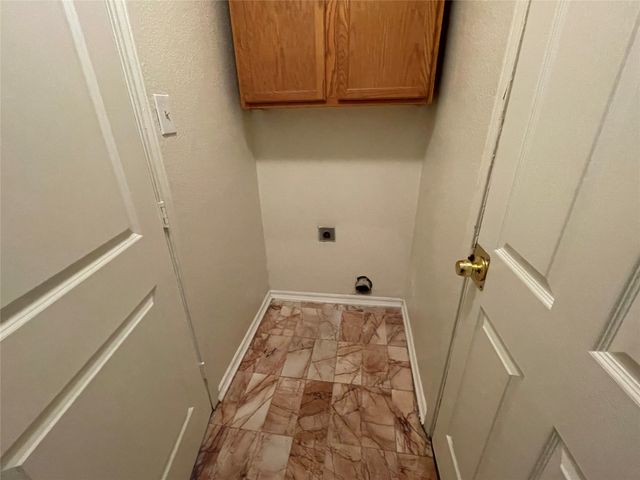 971 N Brookside Drive, Cedar Hill, TX 75104