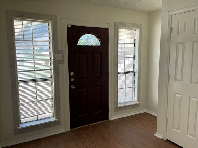 971 N Brookside Drive, Cedar Hill, TX 75104