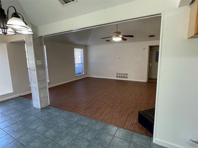 971 N Brookside Drive, Cedar Hill, TX 75104