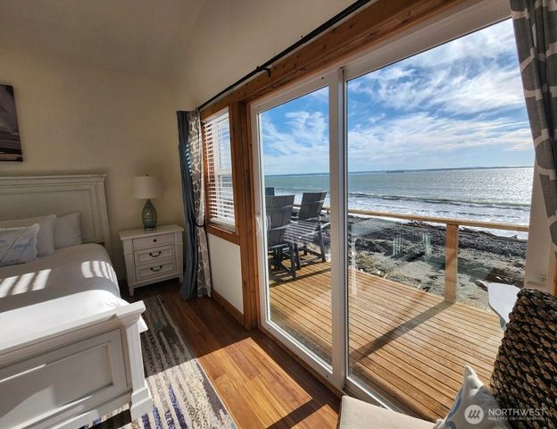 289 Marine View Drive SE, Ocean Shores, WA 98569