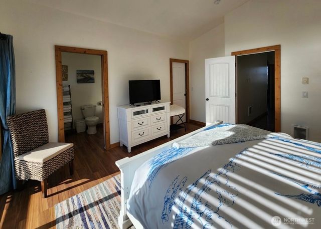 289 Marine View Drive SE, Ocean Shores, WA 98569