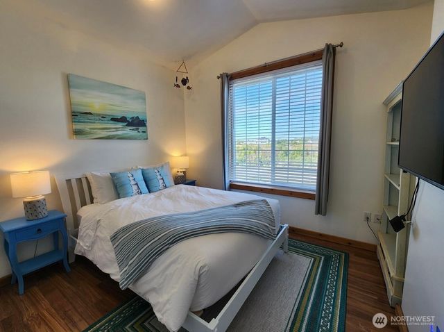 289 Marine View Drive SE, Ocean Shores, WA 98569