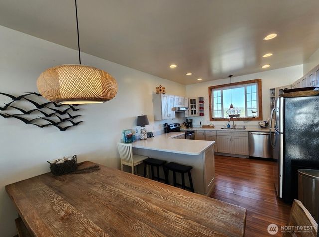 289 Marine View Drive SE, Ocean Shores, WA 98569