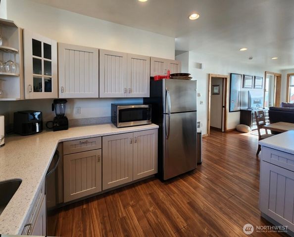 289 Marine View Drive SE, Ocean Shores, WA 98569