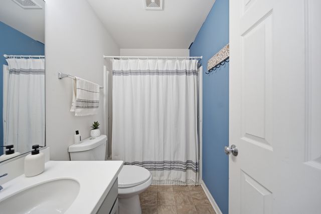1541 Pauline Circle, Mundelein, IL 60060