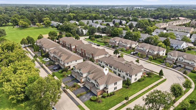 1541 Pauline Circle, Mundelein, IL 60060