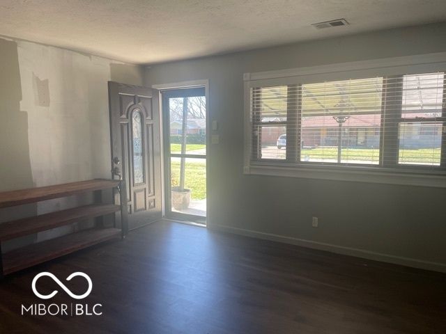 617 Grovewood Drive, Beech Grove, IN 46107