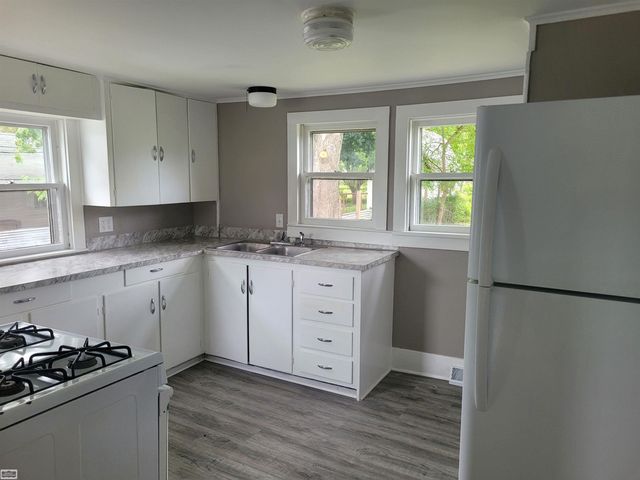 1707 Mcpherson Street, Port Huron, MI 48060