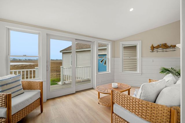 543 Winnacunnet Road, Hampton, NH 03842