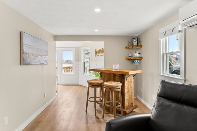 543 Winnacunnet Road, Hampton, NH 03842