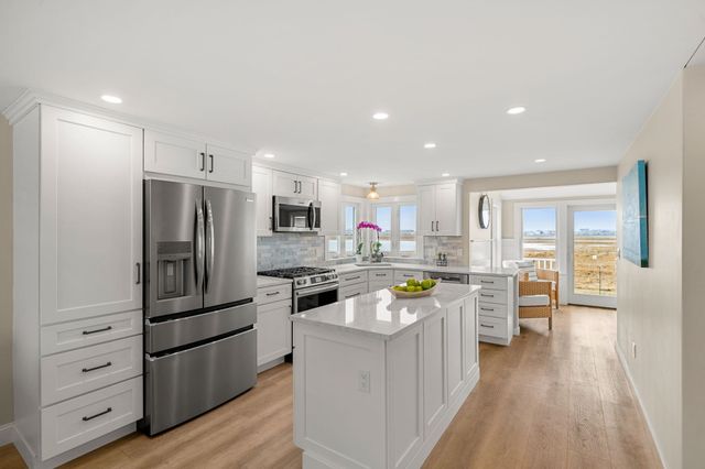 543 Winnacunnet Road, Hampton, NH 03842