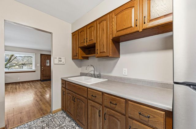 1884 E North Broadway Street, Columbus, OH 43224