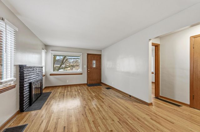 1884 E North Broadway Street, Columbus, OH 43224