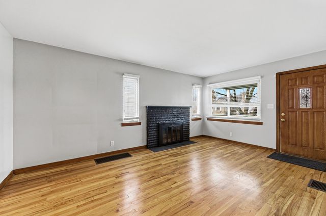 1884 E North Broadway Street, Columbus, OH 43224