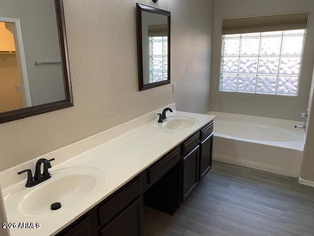 442 W EL FREDA Road, Tempe, AZ 85284