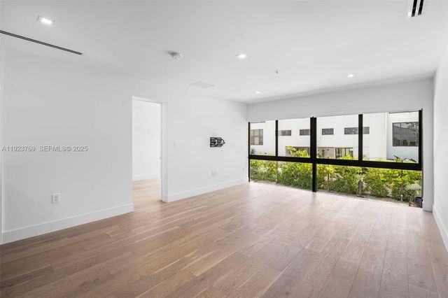 200 Sunrise Dr 200C, Key Biscayne, FL 33149