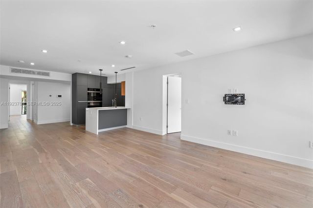 200 Sunrise Dr 200C, Key Biscayne, FL 33149