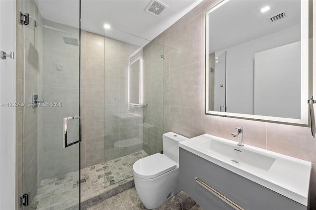 200 Sunrise Dr 200C, Key Biscayne, FL 33149