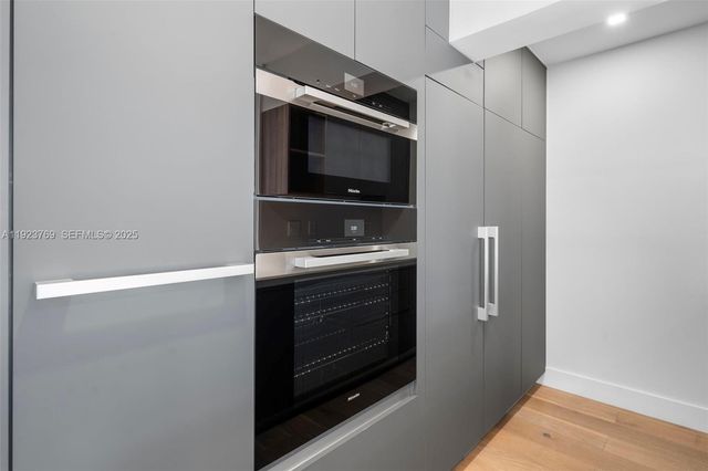 200 Sunrise Dr 200C, Key Biscayne, FL 33149