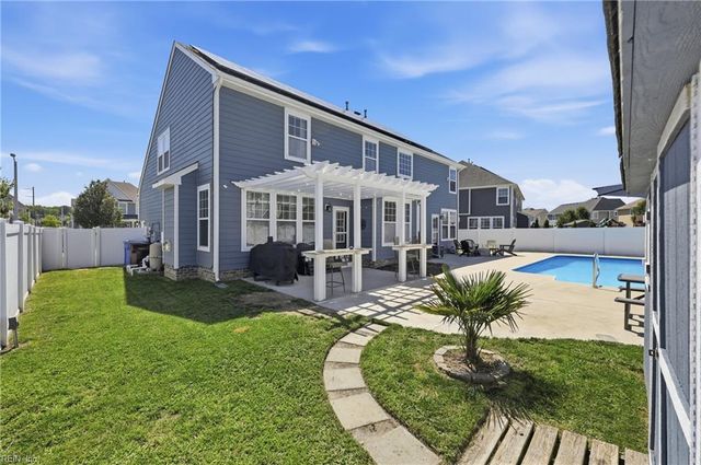 2209 Beeblossom LN, Chesapeake, VA 23323