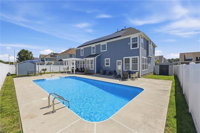 2209 Beeblossom LN, Chesapeake, VA 23323