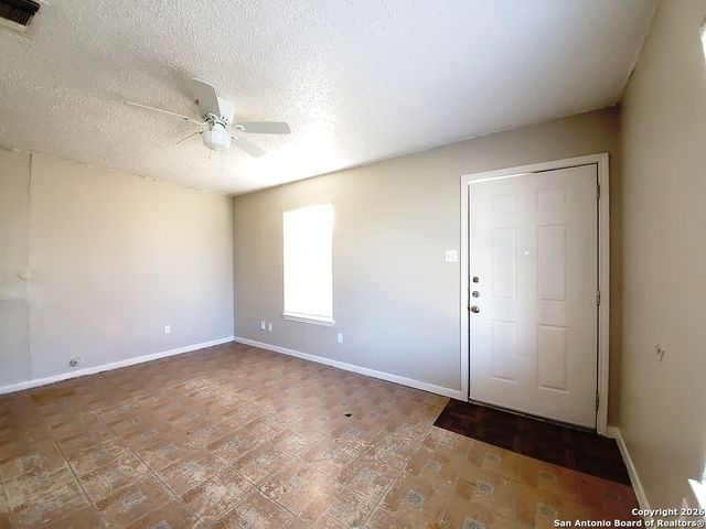 918 Hampton St Apt 1, San Antonio, TX 78220
