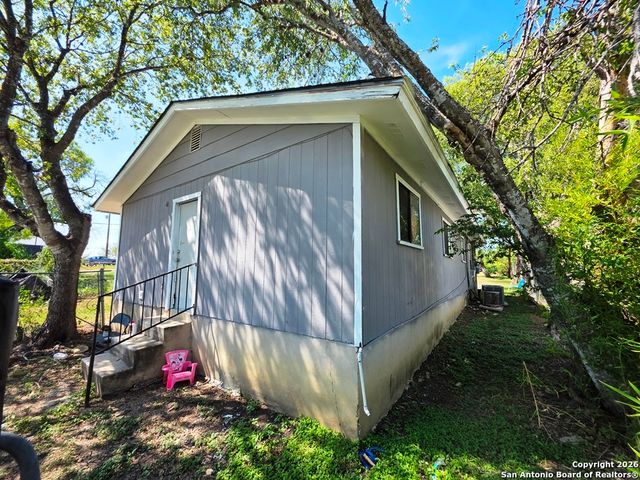 918 Hampton St Apt 1, San Antonio, TX 78220