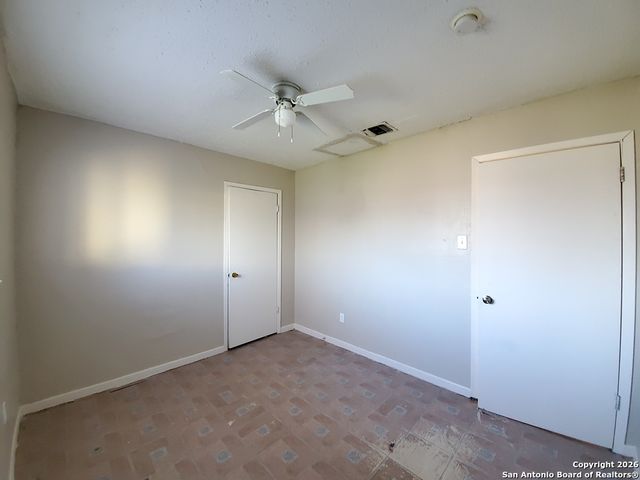 918 Hampton St Apt 1, San Antonio, TX 78220