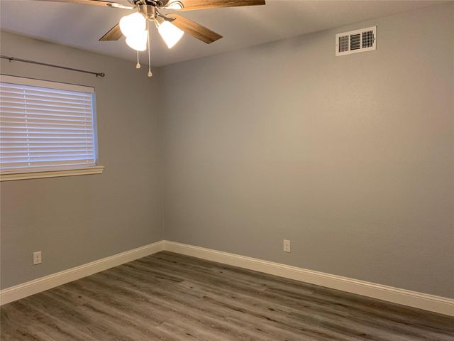 328 1st Street Street B, Galveston, TX 77550