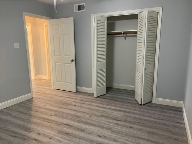 328 1st Street Street B, Galveston, TX 77550