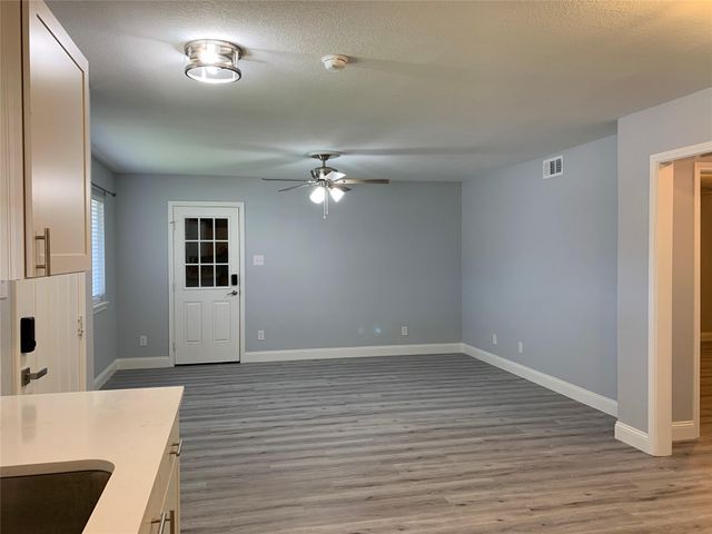 328 1st Street Street B, Galveston, TX 77550