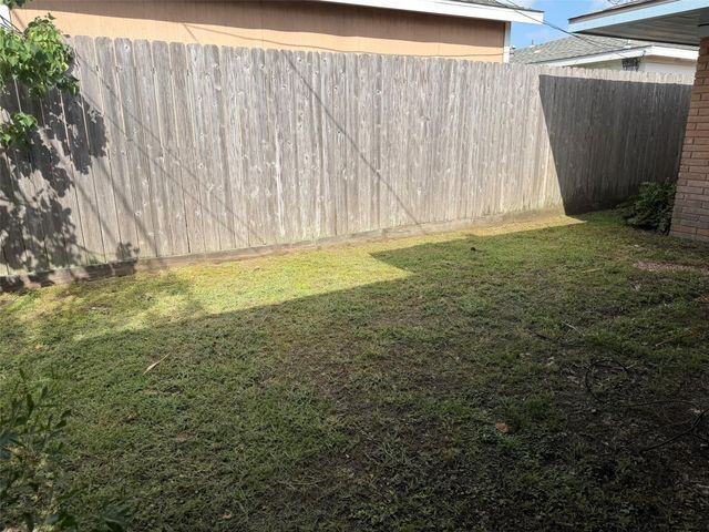 328 1st Street Street B, Galveston, TX 77550