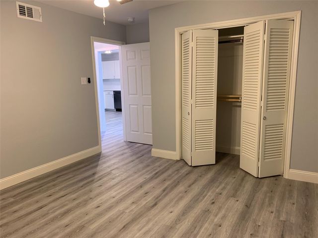 328 1st Street Street B, Galveston, TX 77550