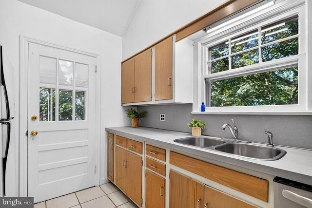 114 N MAIN ST, Cranbury, NJ 08512