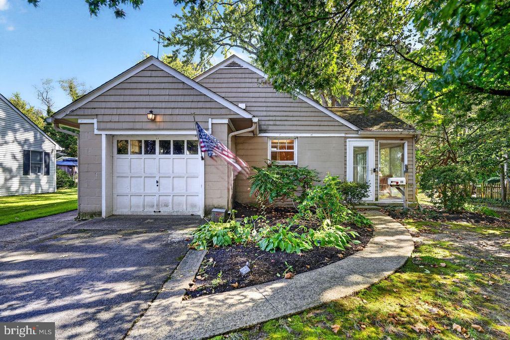 114 N MAIN ST, Cranbury, NJ 08512