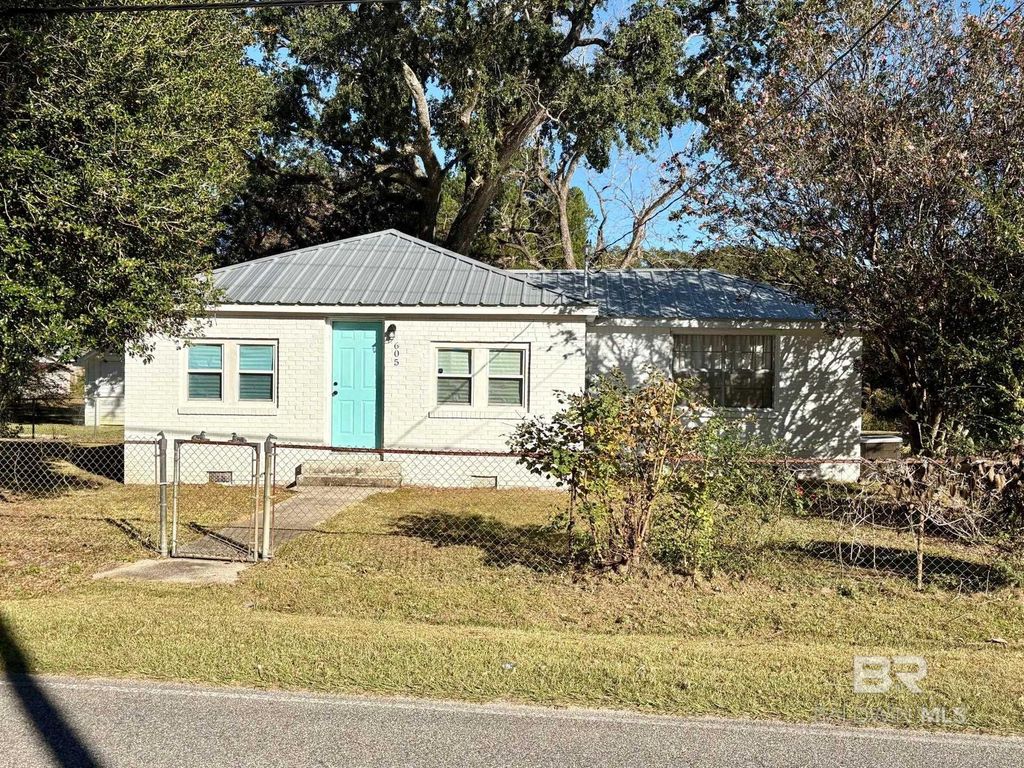 605 S White Avenue, Bay Minette, AL 36507