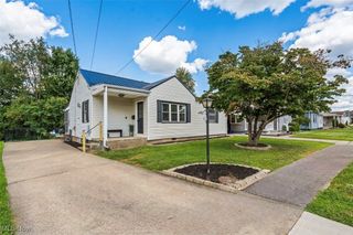 117 E 6th Street, Williamstown, WV 26187