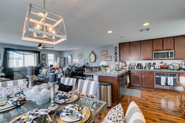 1525 Spiced Wine Avenue 17105, Henderson, NV 89074