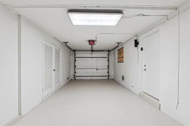 1040 N 74th Way, Hollywood, FL 33024