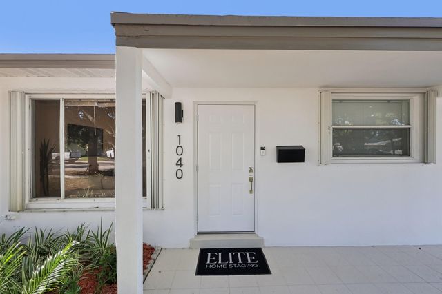 1040 N 74th Way, Hollywood, FL 33024