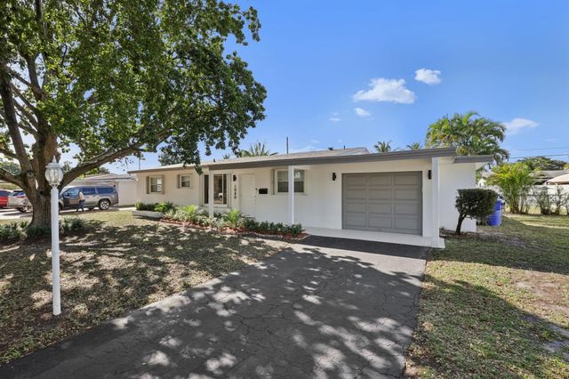 1040 N 74th Way, Hollywood, FL 33024