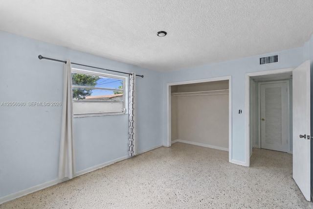 1250 W 26th Pl 108, Hialeah, FL 33010