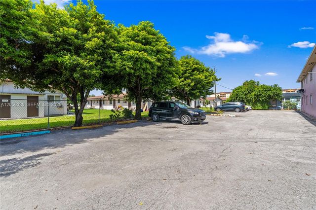 1250 W 26th Pl 108, Hialeah, FL 33010