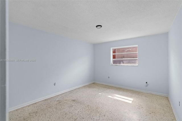 1250 W 26th Pl 108, Hialeah, FL 33010