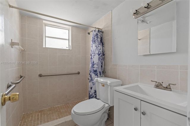 1250 W 26th Pl 108, Hialeah, FL 33010