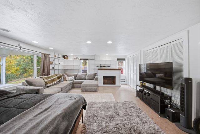 78 Miller Street, Middleboro, MA 02346