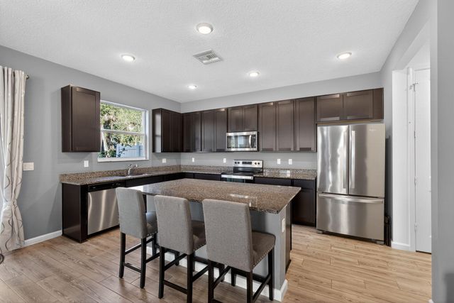6607 Pointe Of Woods Drive, West Palm Beach, FL 33415