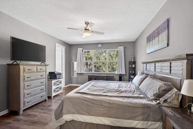 6607 Pointe Of Woods Drive, West Palm Beach, FL 33415