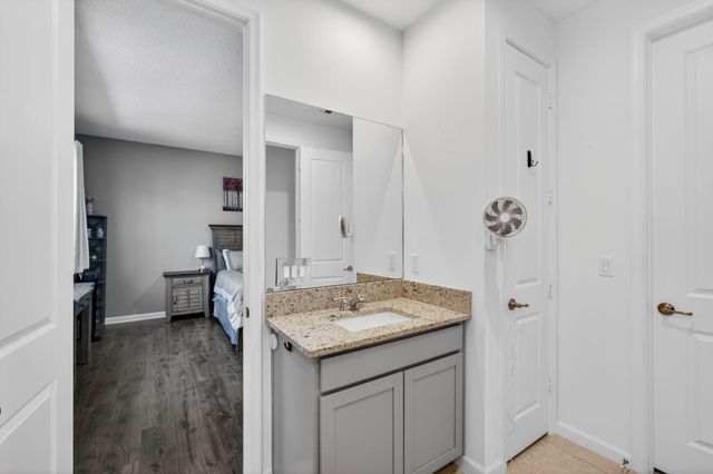 6607 Pointe Of Woods Drive, West Palm Beach, FL 33415